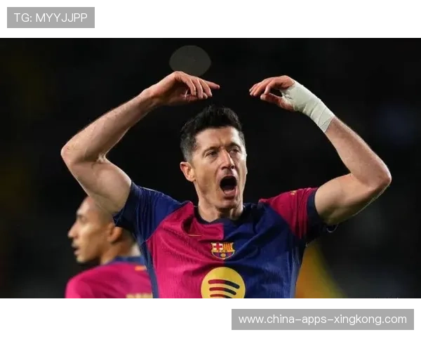 巴萨球员单刀冷静终结比赛悬念