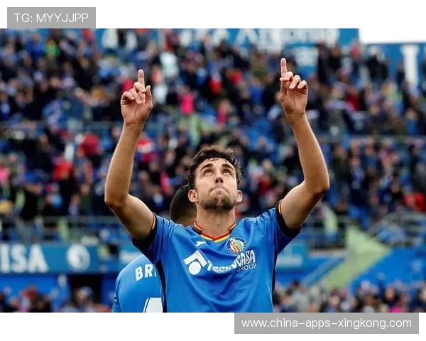 西甲巴萨中场穿透连连，前场效率极高——解码现代进攻的节奏与空间